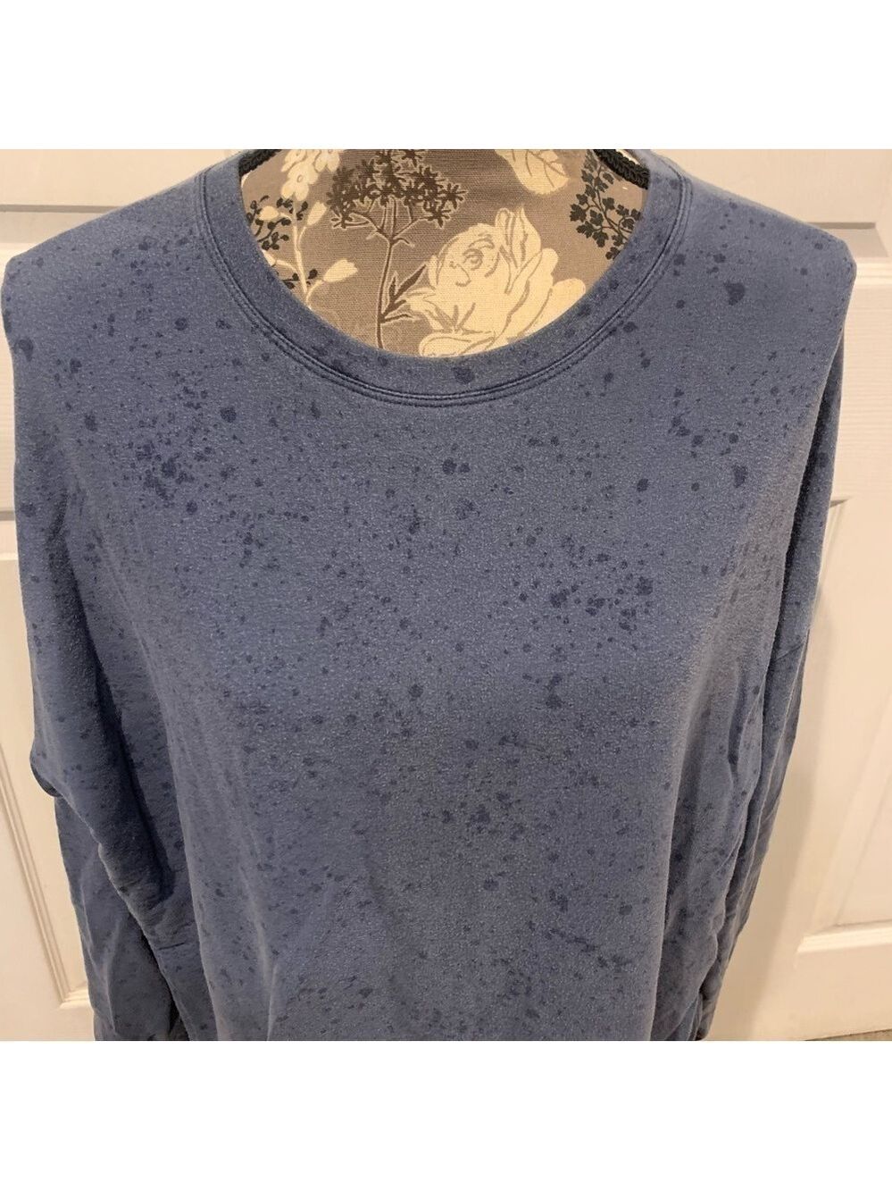 ATHLETA Studio to Street Blue Paint Splatter Crewneck Top size large - Picture 5 of 7